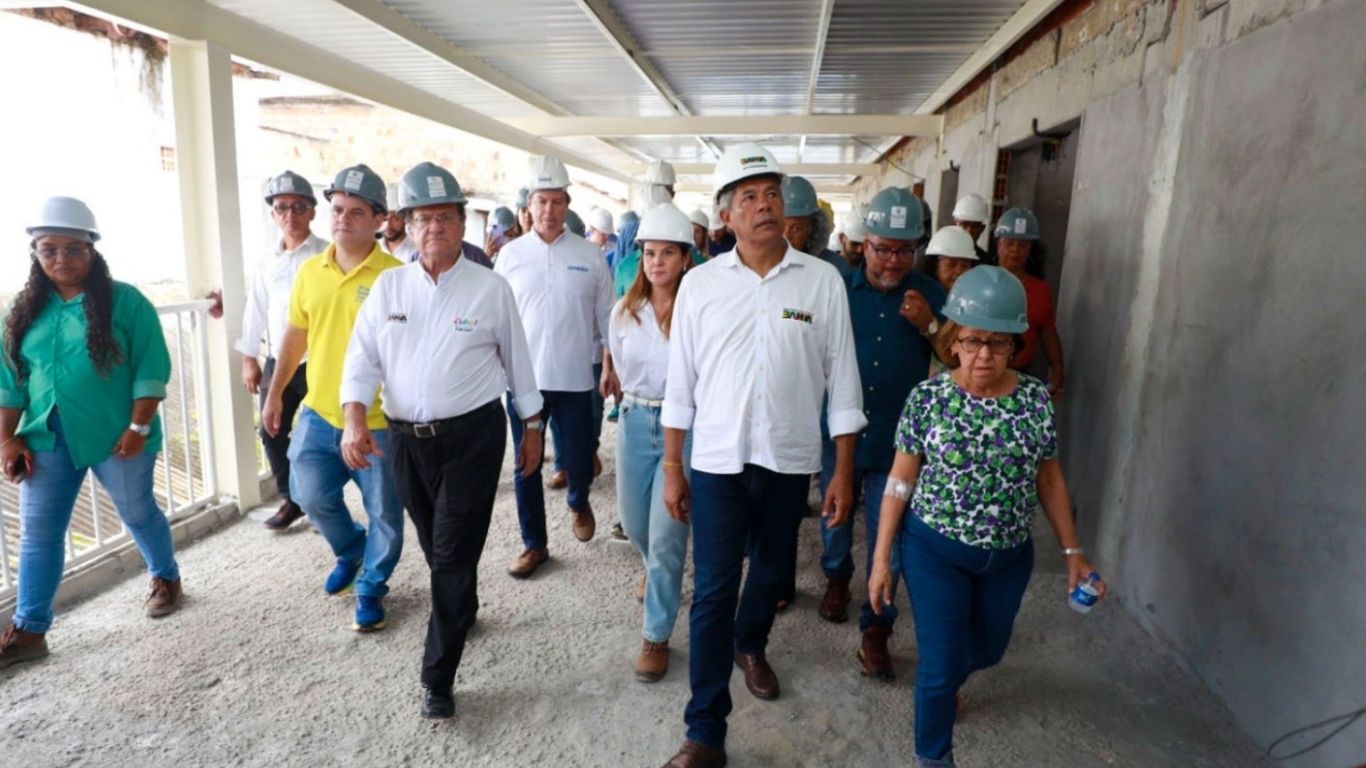 No Dia do Feirante, governador visita obras da Feira de São Joaquim e autoriza novas intervenções