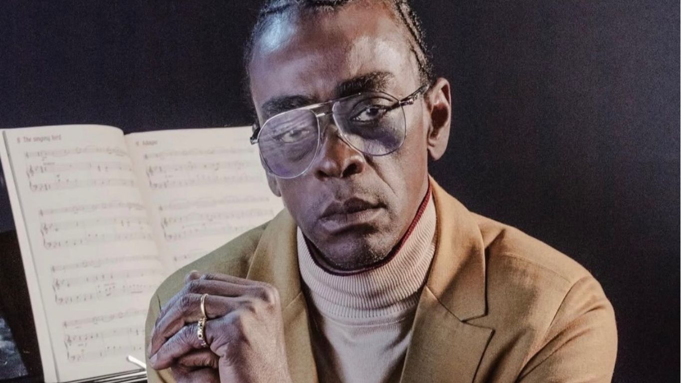 Depois de 10 anos, Seu Jorge lança novo projeto e homenageia a Bahia em cada canção. Descubra como o cantor resgata suas raízes e a energia da música baiana! #SeuJorge #Bahia #MPB #MúsicaBrasileira #BaileALaBaiana