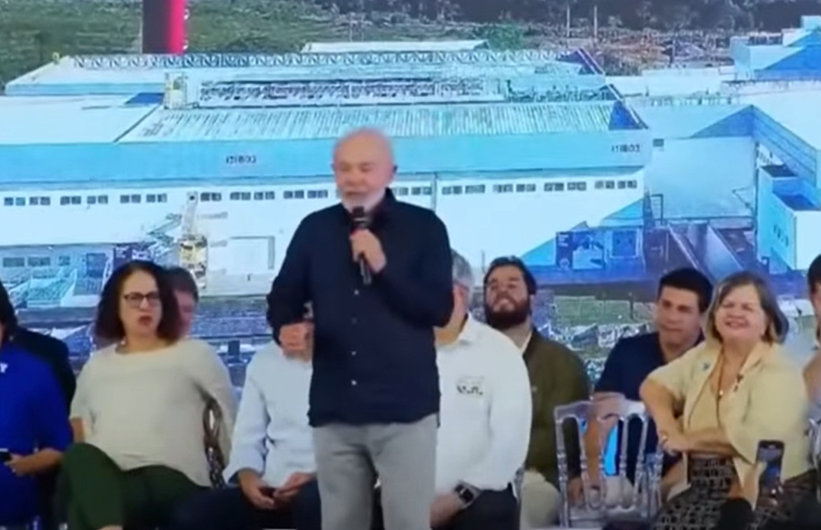 Lula defende Cuba e ironiza EUA