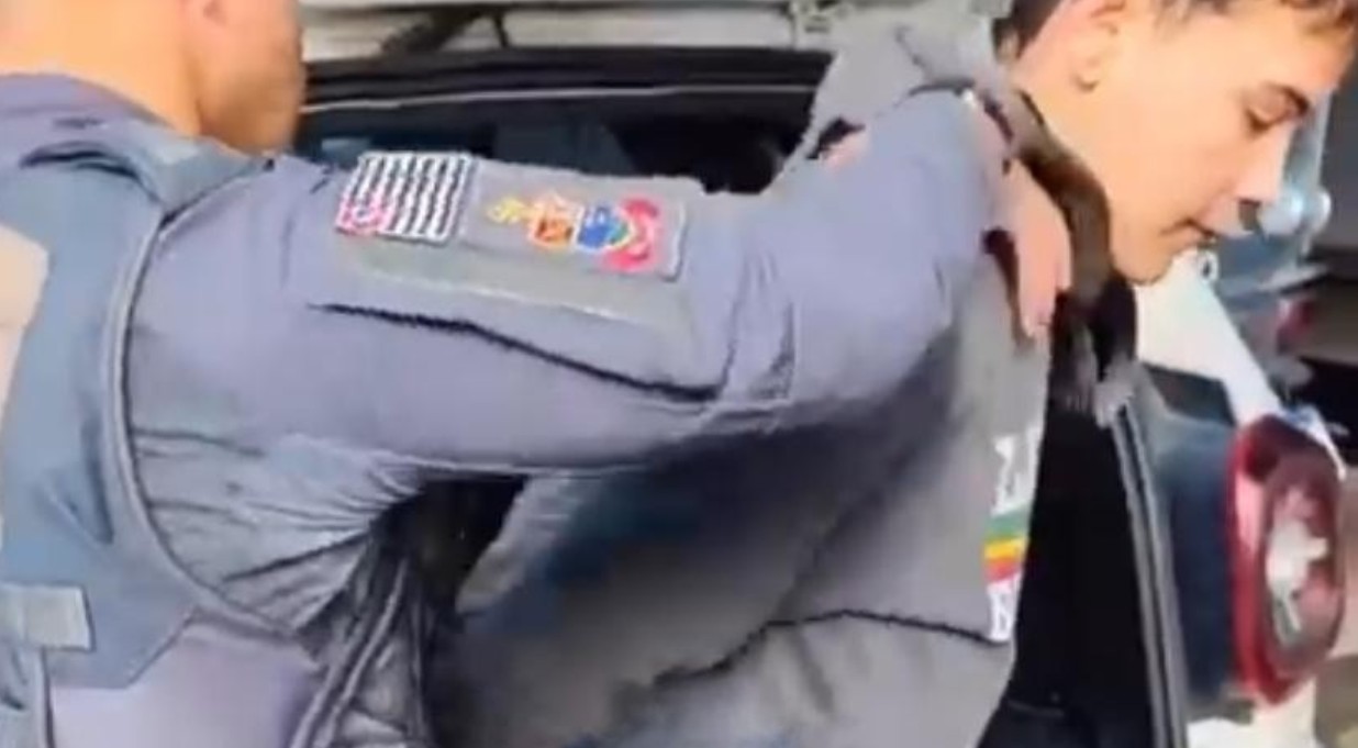 Homem paga R$ 10 mil a matador de aluguel para executar namorada e motivo choca