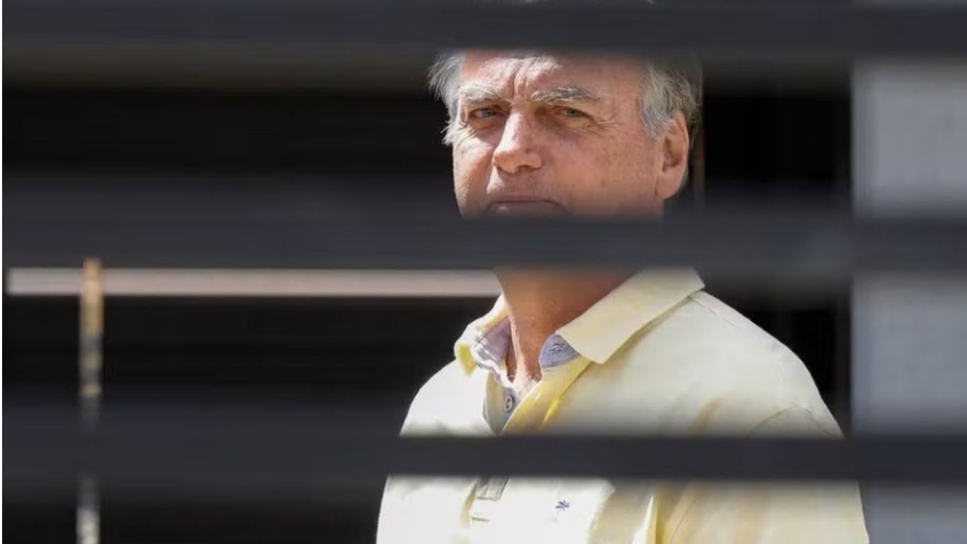 Bolsonaro passará por procedimento autorizado por Moraes; saiba como o ministro definiu a internação