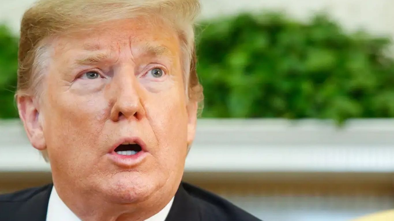 Trump reage à condenação de Bolsonaro e diz estar "muito insatisfeito"; EUA prometem resposta