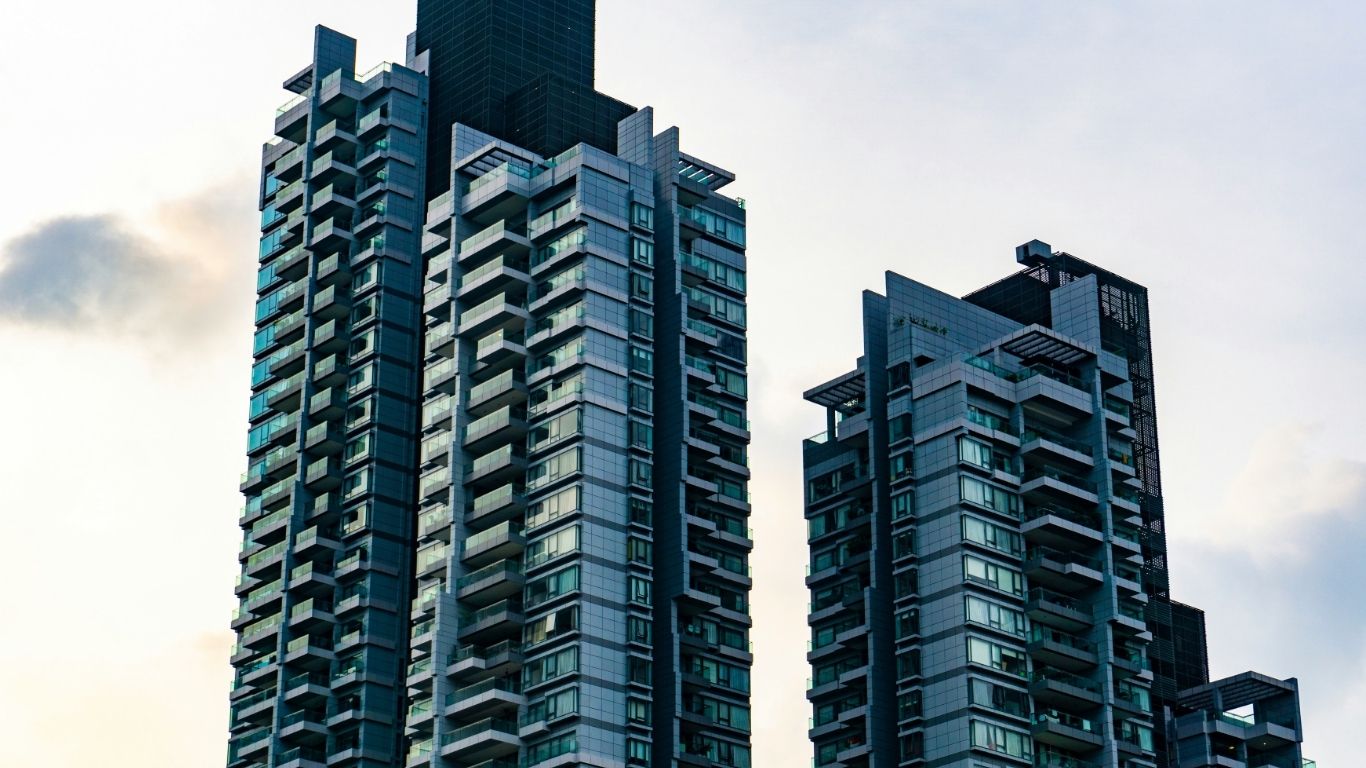 Condomínio de Florianópolis proíbe relações íntimas após as 22h e prevê multa de mais de R$ 200 reais; saiba tudo