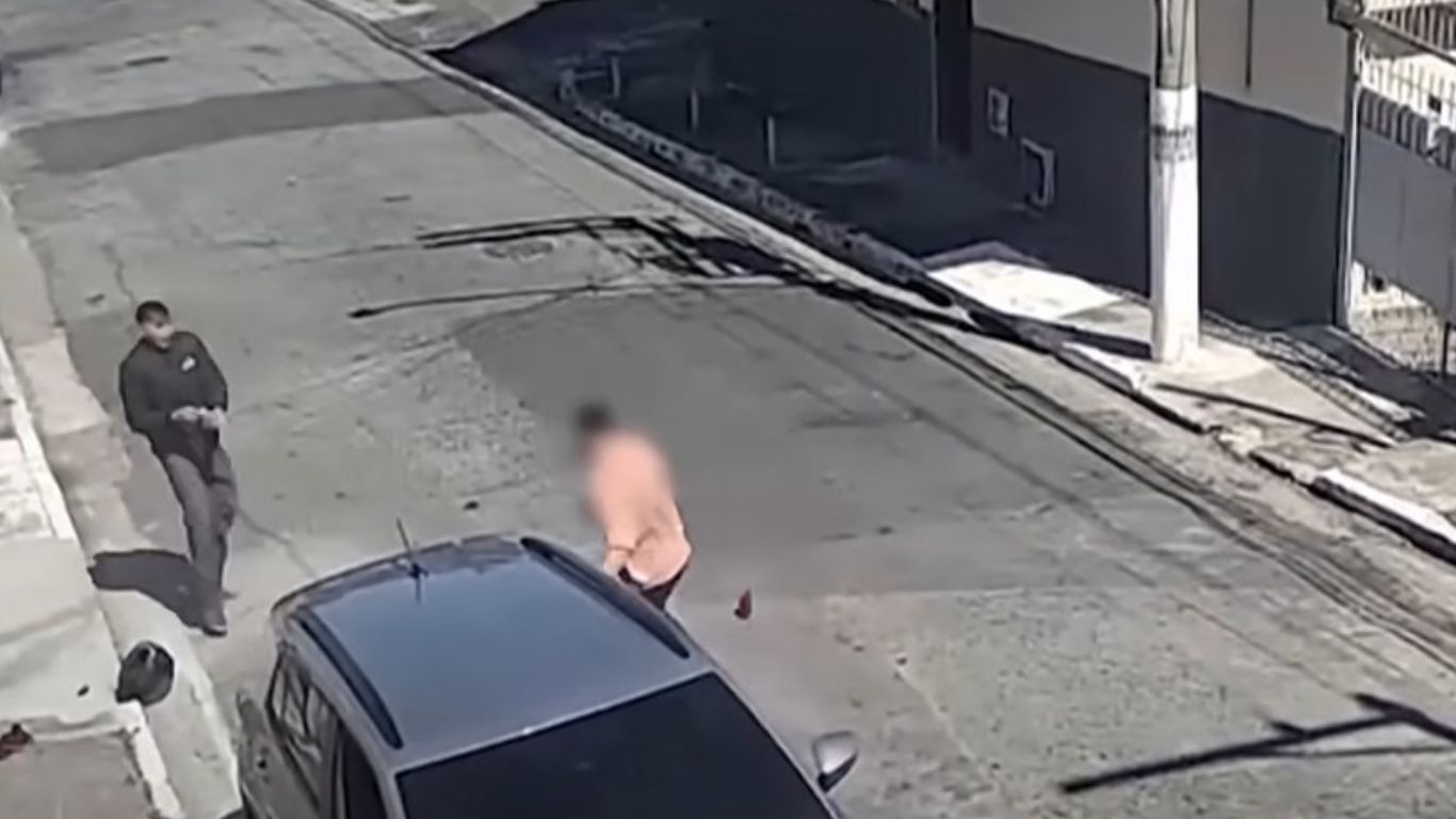 VÍDEO:Motorista atropela ladrão que o roubou, mas acaba baleado em SP; veja a ação criminosa