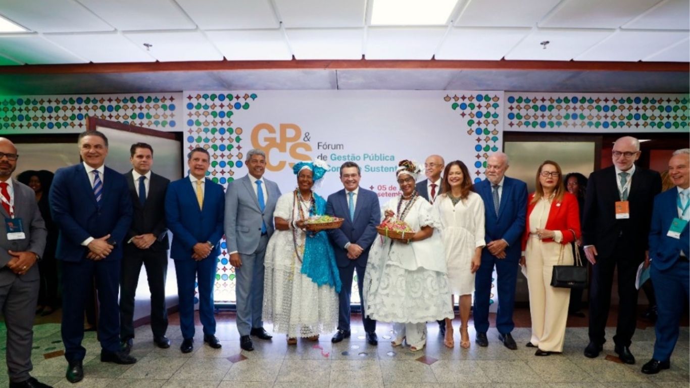 Em Salvador, governador participa de abertura de fórum que debate gestão pública e controle sustentável